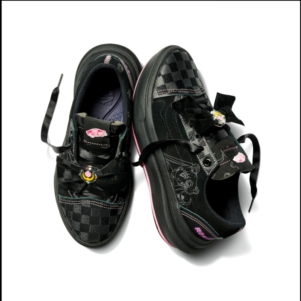 Vans x Pretty Guardian Sailor Moon Old Skool Overt CC Size 11W / 9.5M